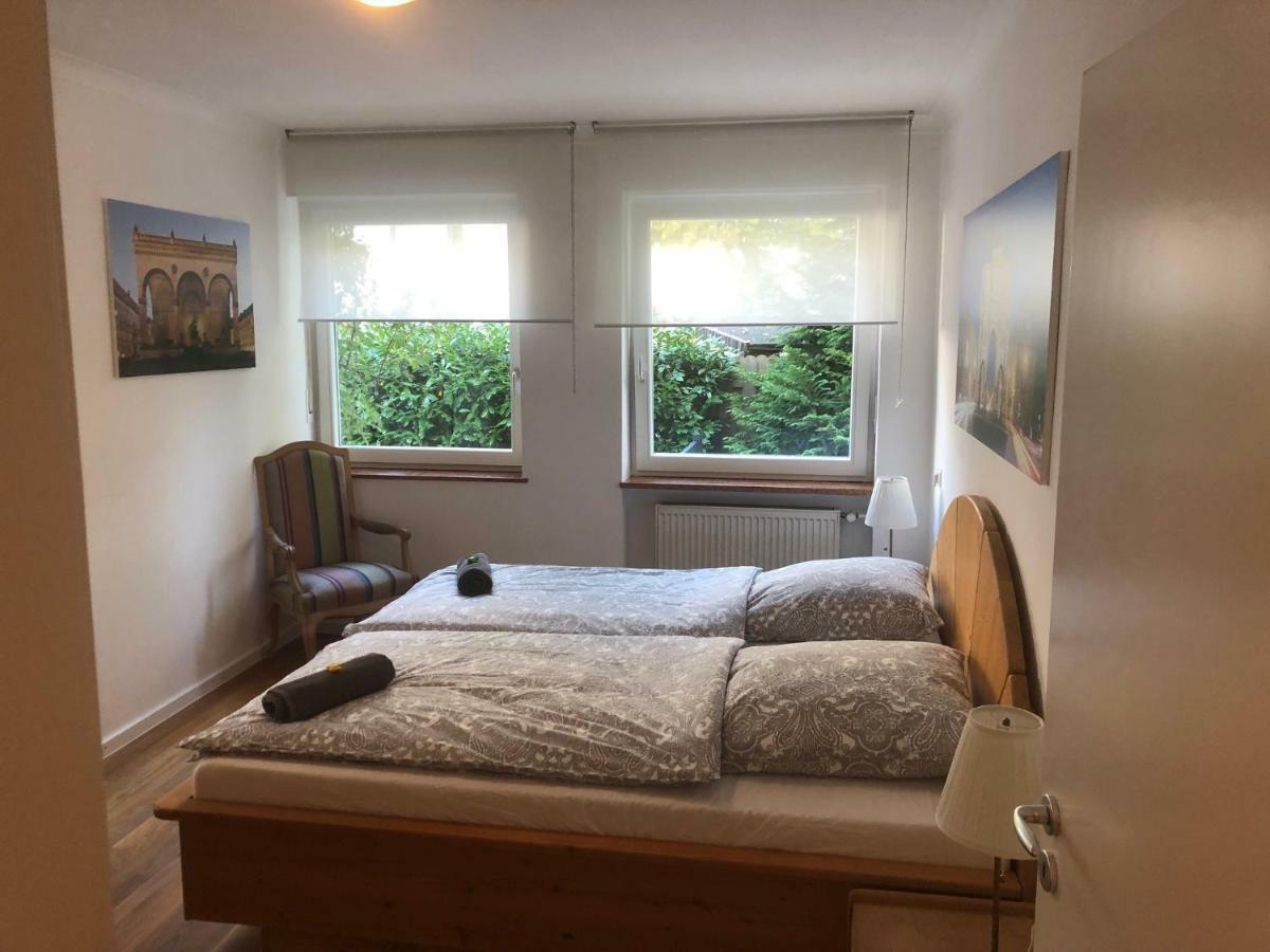 Ferienwohnung Messewohnung Muenchen Ost Forstern エクステリア 写真