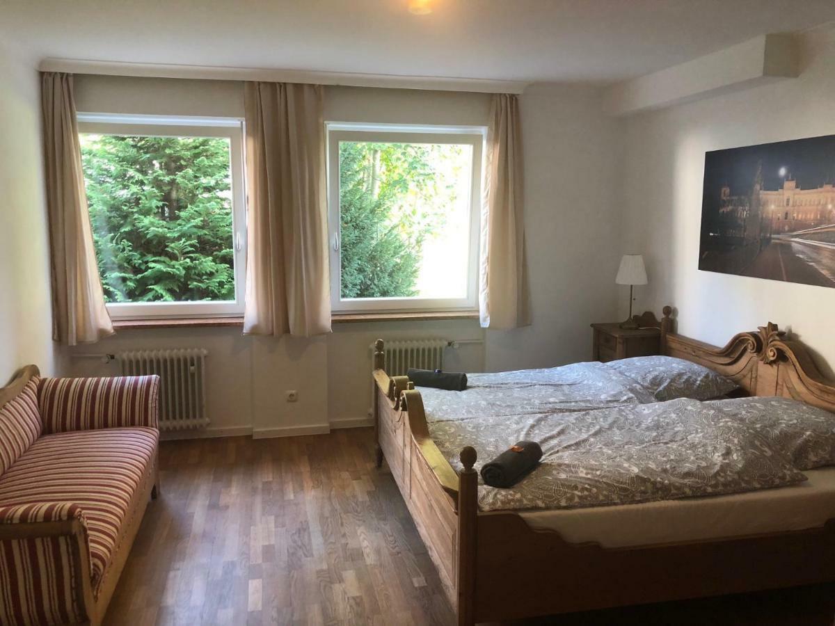 Ferienwohnung Messewohnung Muenchen Ost Forstern エクステリア 写真